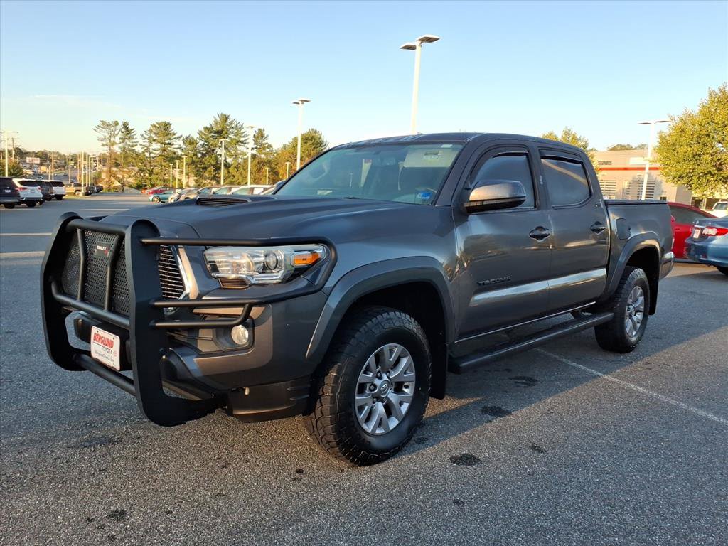 Used 2017 Toyota Tacoma SR5 w/ Tow Package AWD/4WD image 14