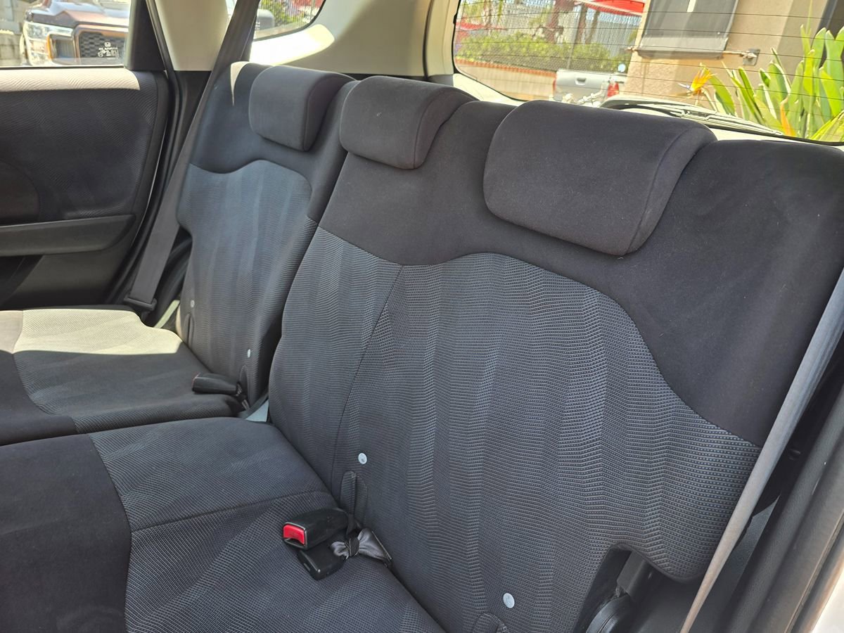 Used 2010 Honda Fit Sport image 21