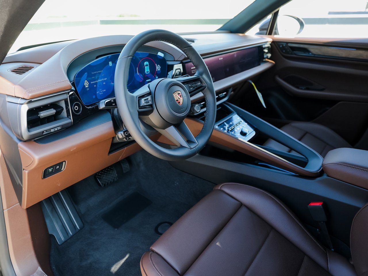 New 2025 Porsche Macan 4 Electric image 4