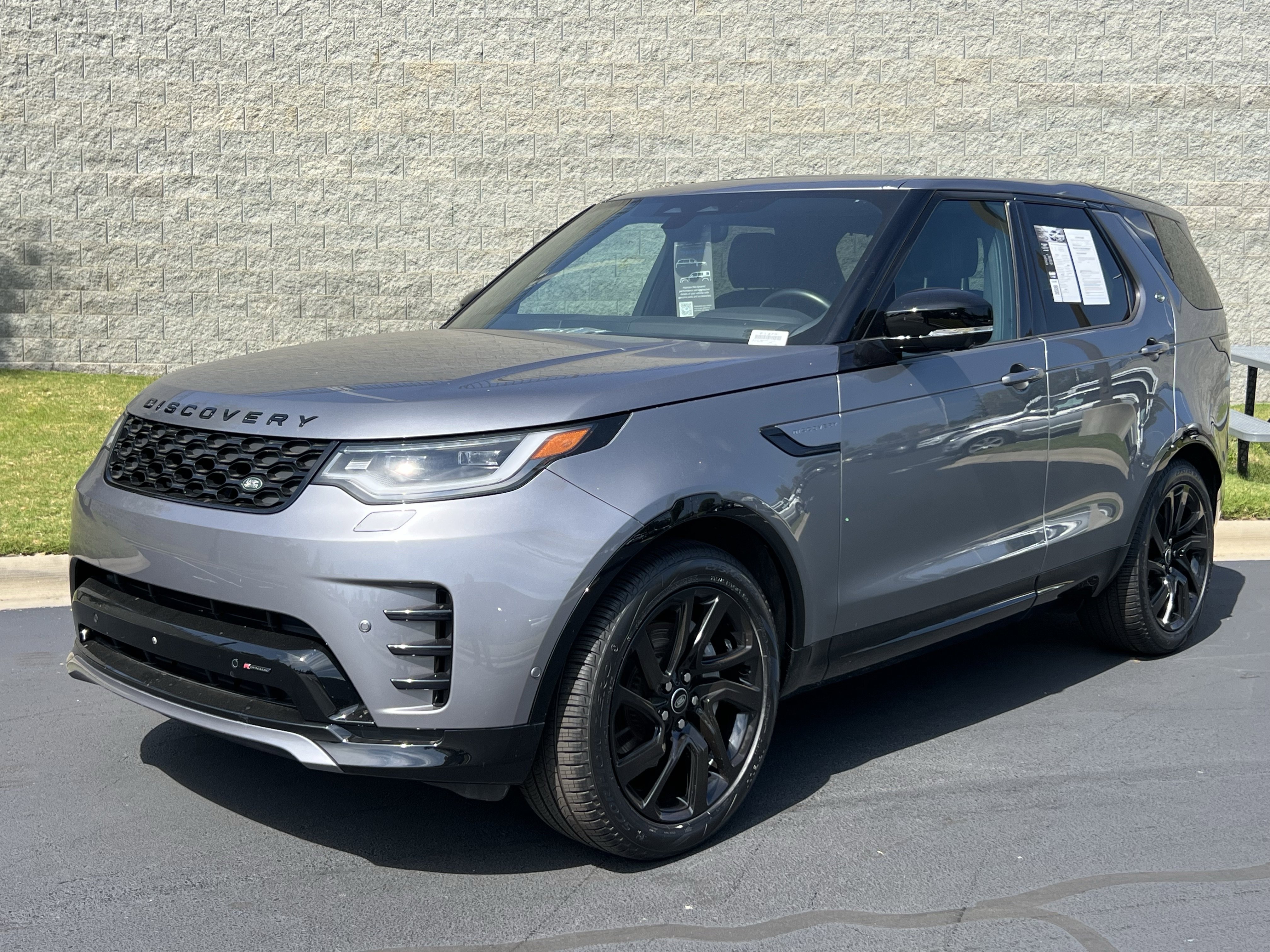 Certified 2023 Land Rover Discovery S R-Dynamic image 1