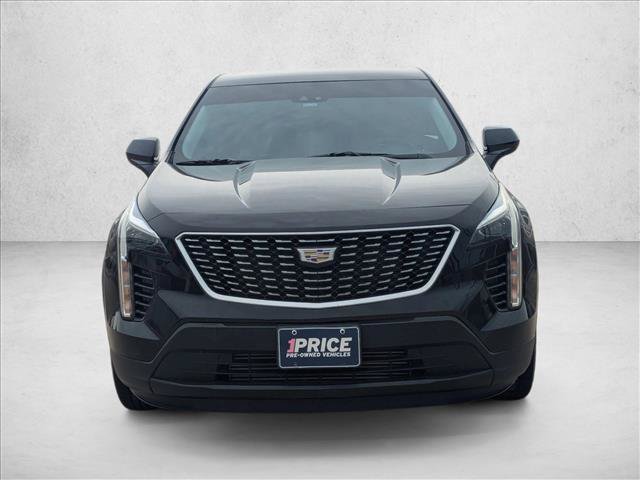 Used 2022 Cadillac XT4 Luxury FWD image 2