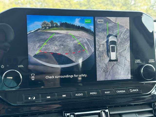 Used 2025 Nissan Pathfinder SL AWD/4WD image 34