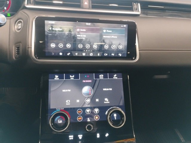 Used 2018 Land Rover Range Rover Velar R-Dynamic HSE image 30