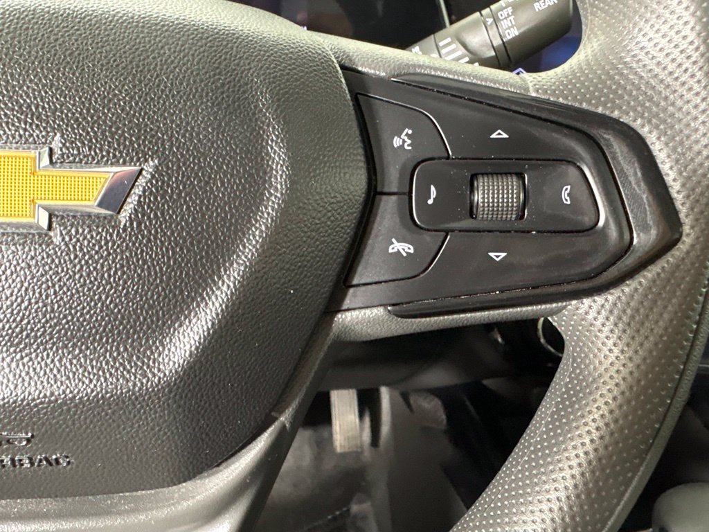 Used 2025 Chevrolet Trax LT FWD image 25