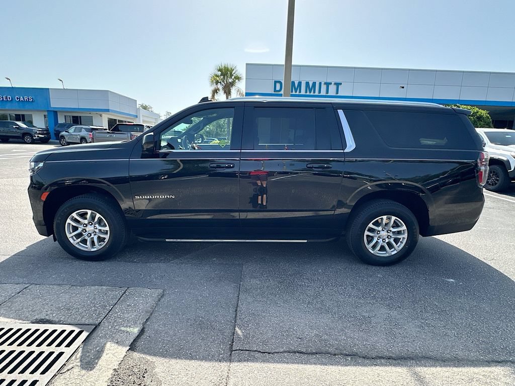 Certified 2024 Chevrolet Suburban LT AWD/4WD image 8