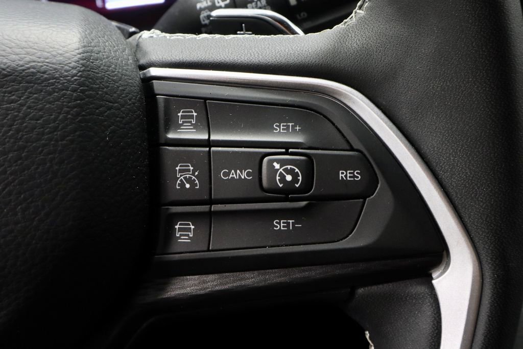 Used 2023 Jeep Grand Cherokee L Laredo AWD/4WD image 29