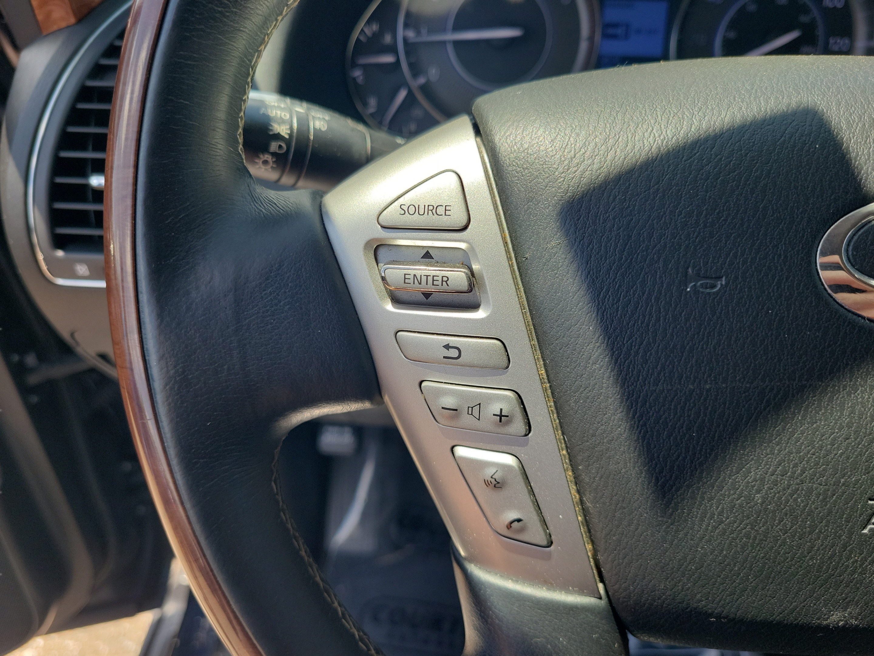 Used 2019 INFINITI QX80 Luxe RWD image 10