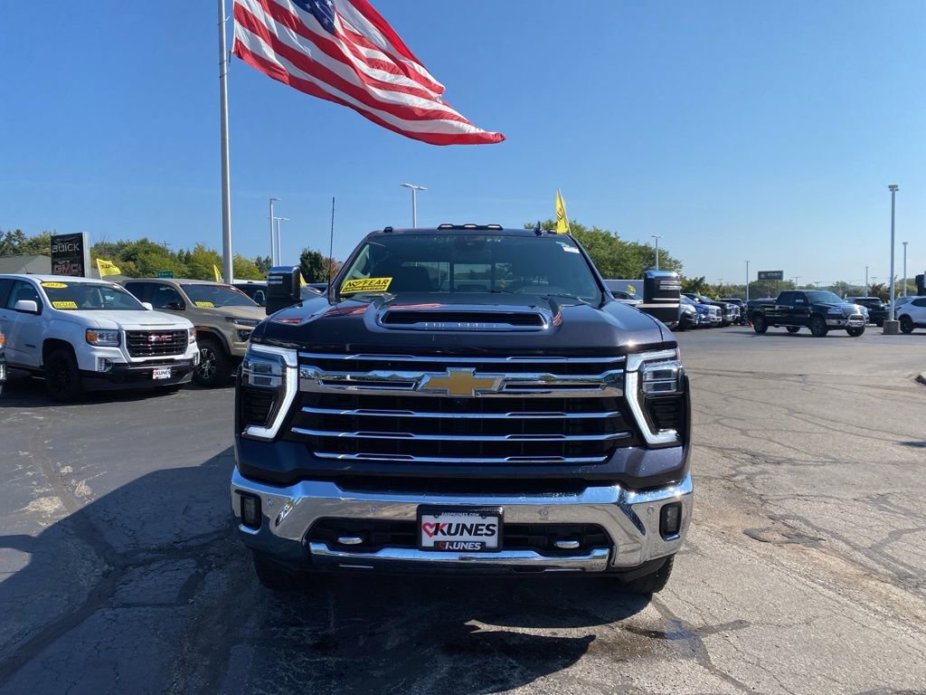 Used 2024 Chevrolet Silverado 2500 LTZ w/ LTZ Plus Package image 9