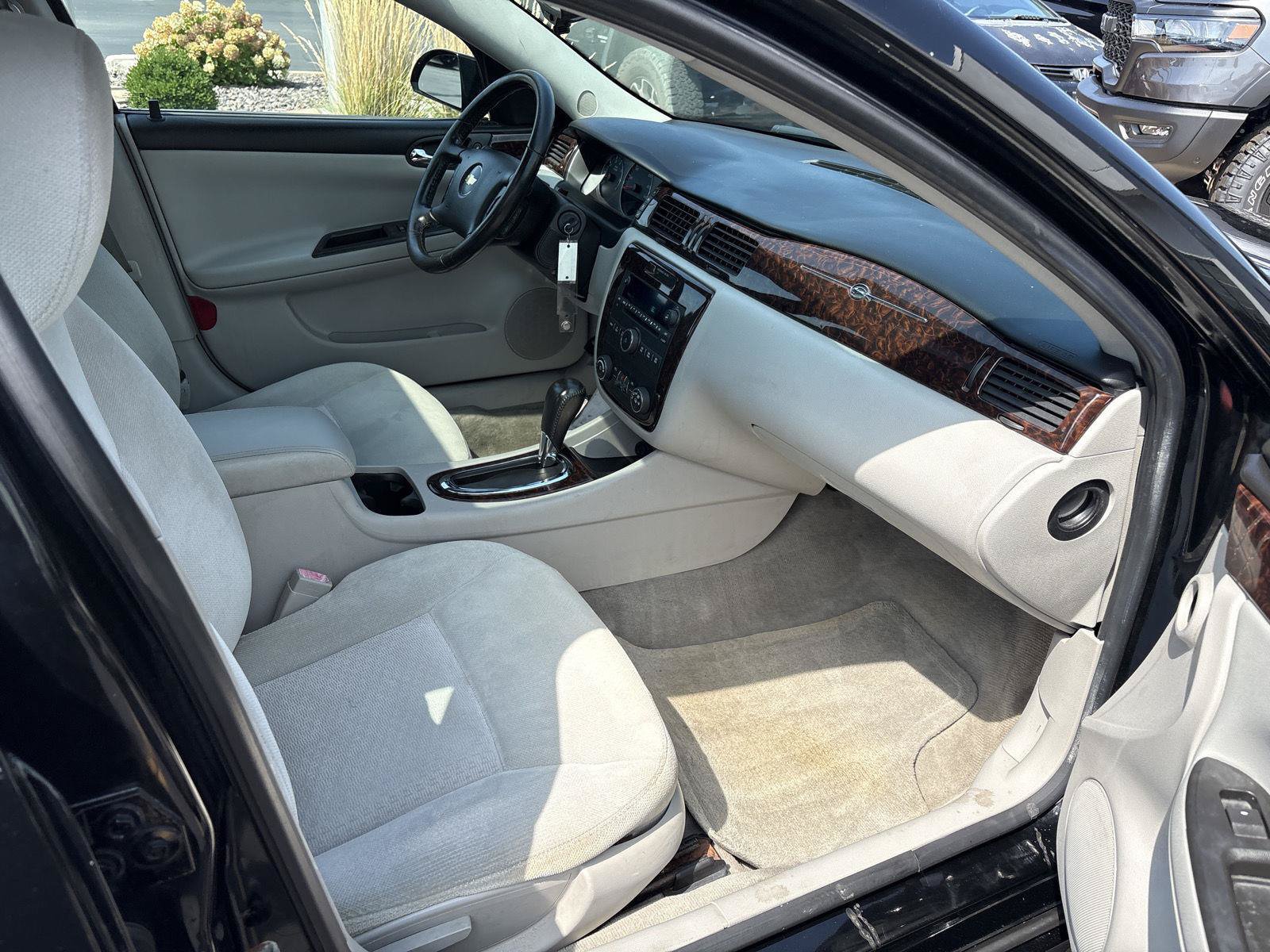 Used 2014 Chevrolet Impala LT w/ LT Sunroof Package FWD image 13