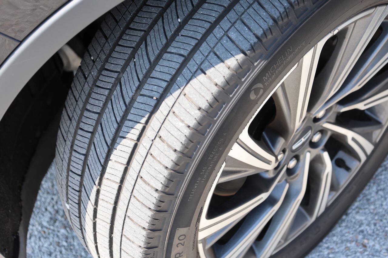 Used 2025 Lincoln Aviator AWD image 27
