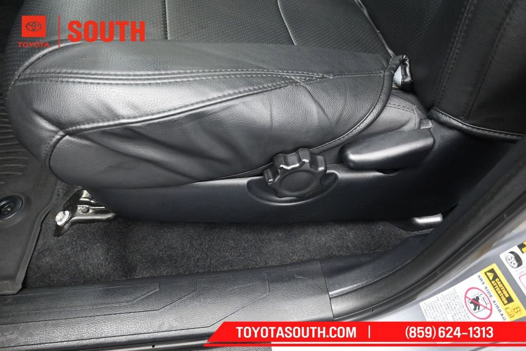 Used 2016 Toyota Tacoma TRD Off-Road AWD/4WD image 24