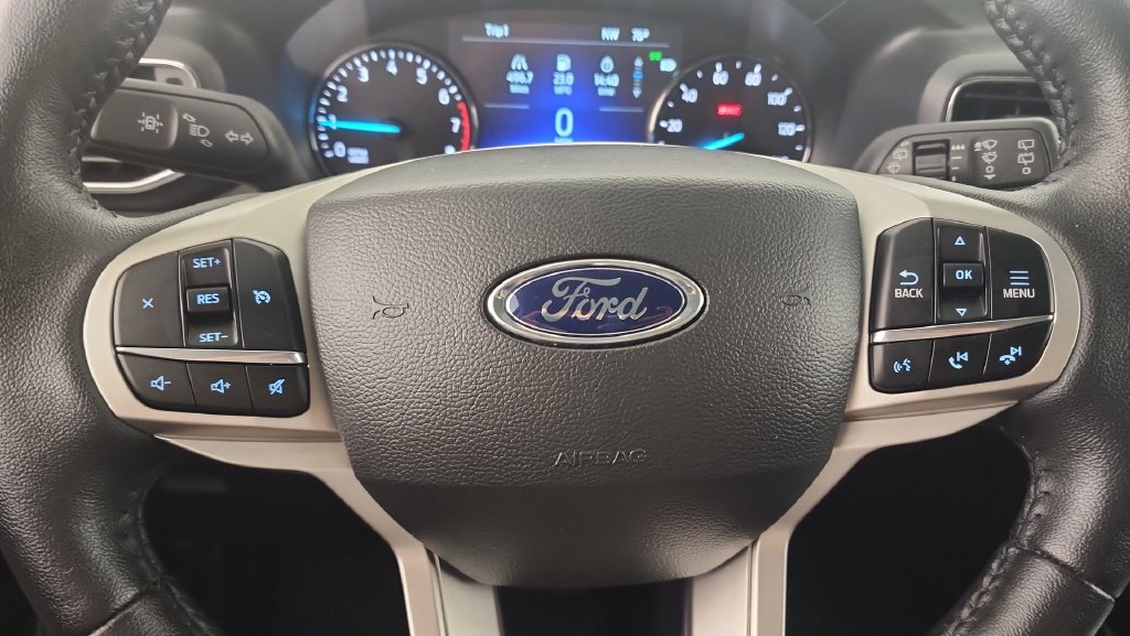 Used 2024 Ford Explorer XLT w/ Equipment Group 202A AWD/4WD image 13