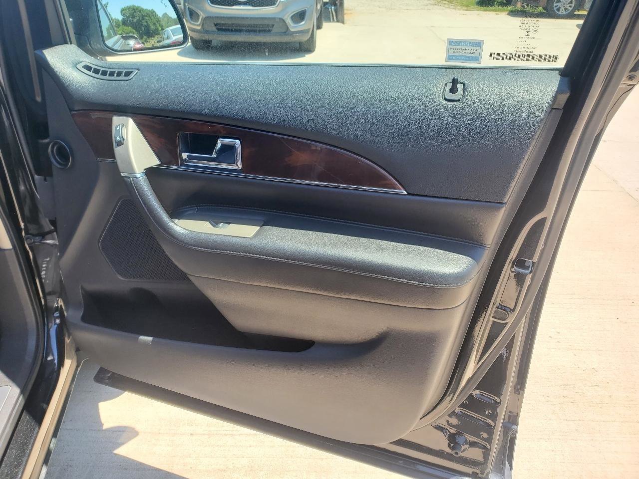 Used 2015 Lincoln MKX AWD w/ Equipment Group 102A image 6