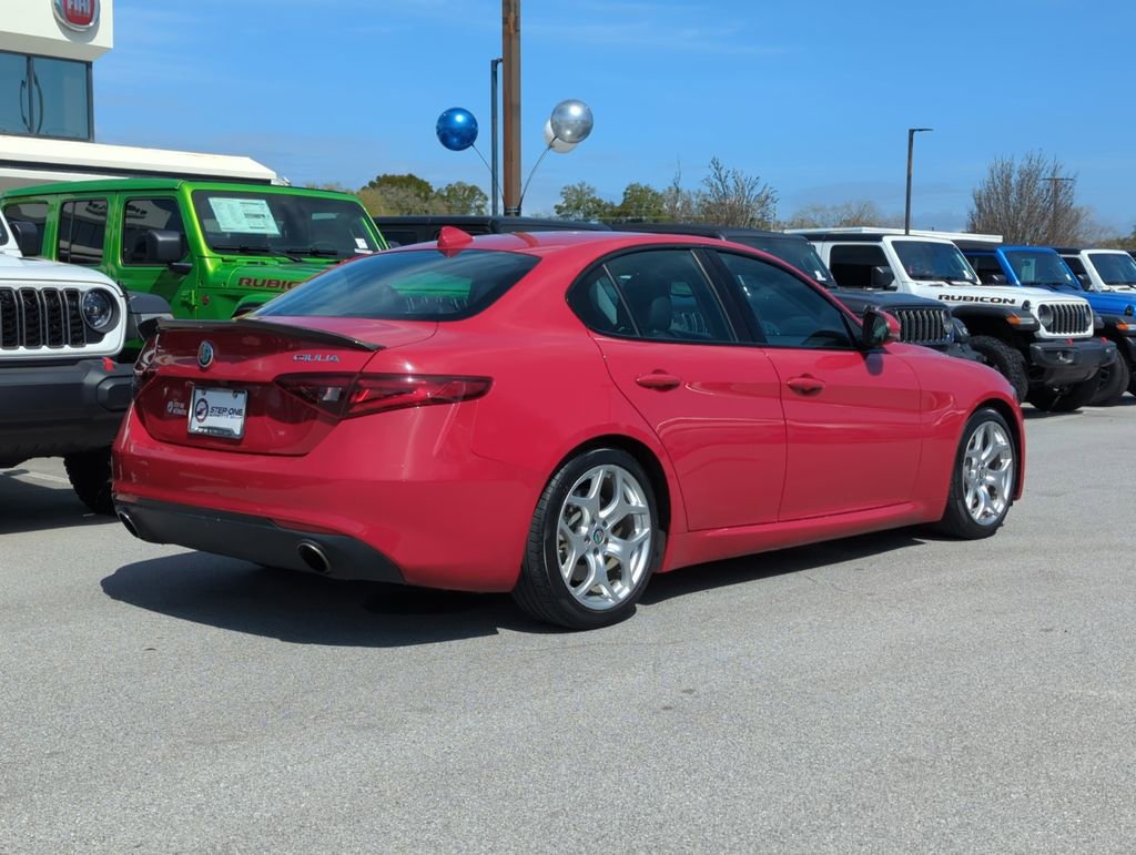 Used 2019 Alfa Romeo Giulia Ti image 5