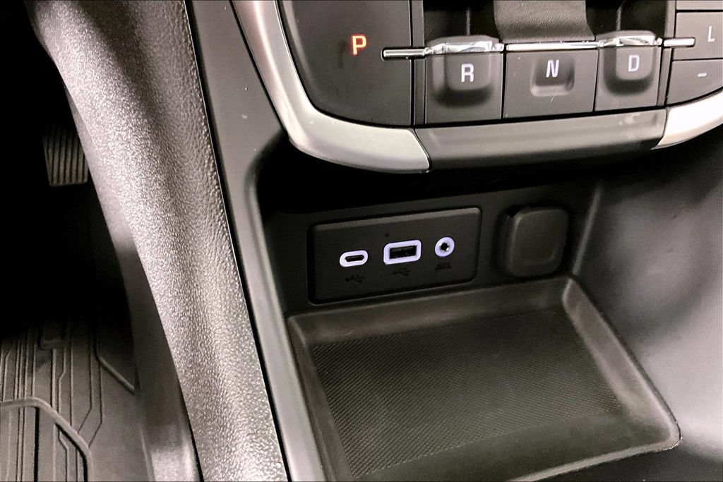 Used 2024 GMC Terrain SLE w/ Driver Convenience Package FWD image 15