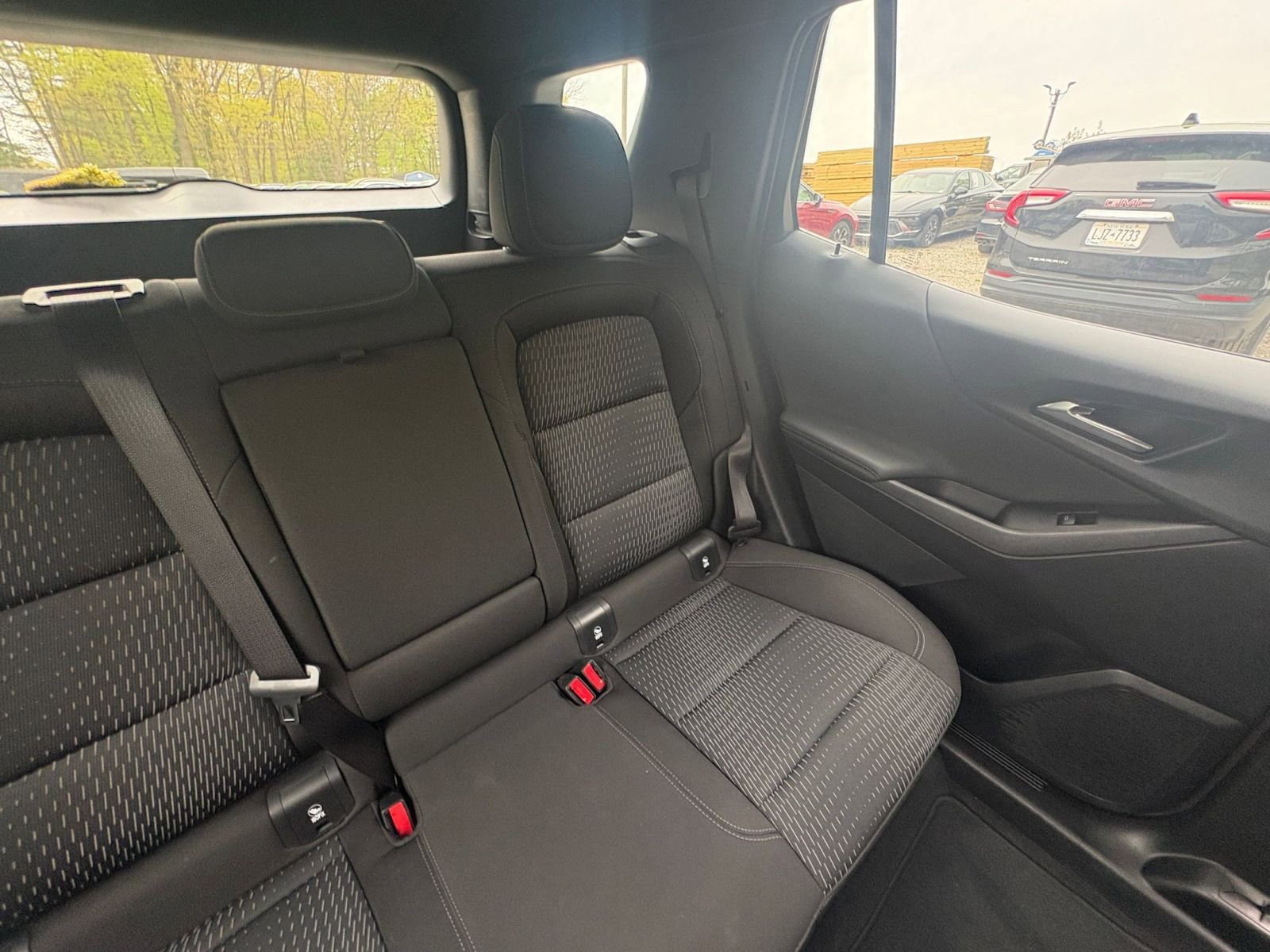 Used 2025 Chevrolet Equinox LT FWD image 36