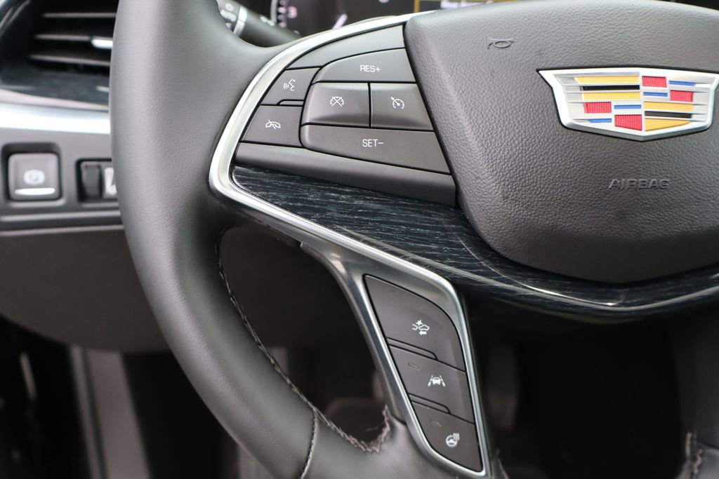 Used 2025 Cadillac XT5 Premium Luxury image 16