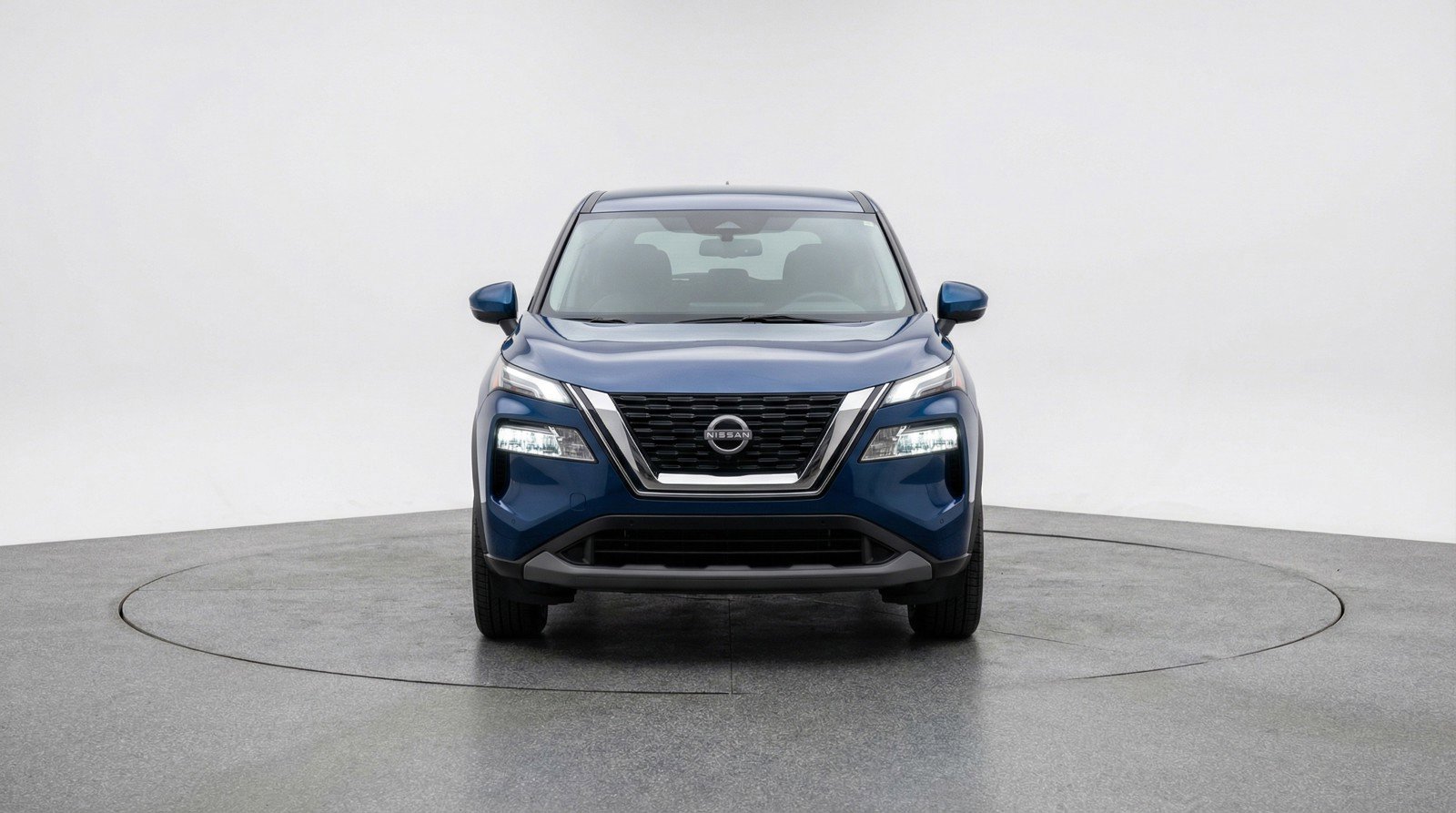 Used 2025 Nissan Rogue SV image 2