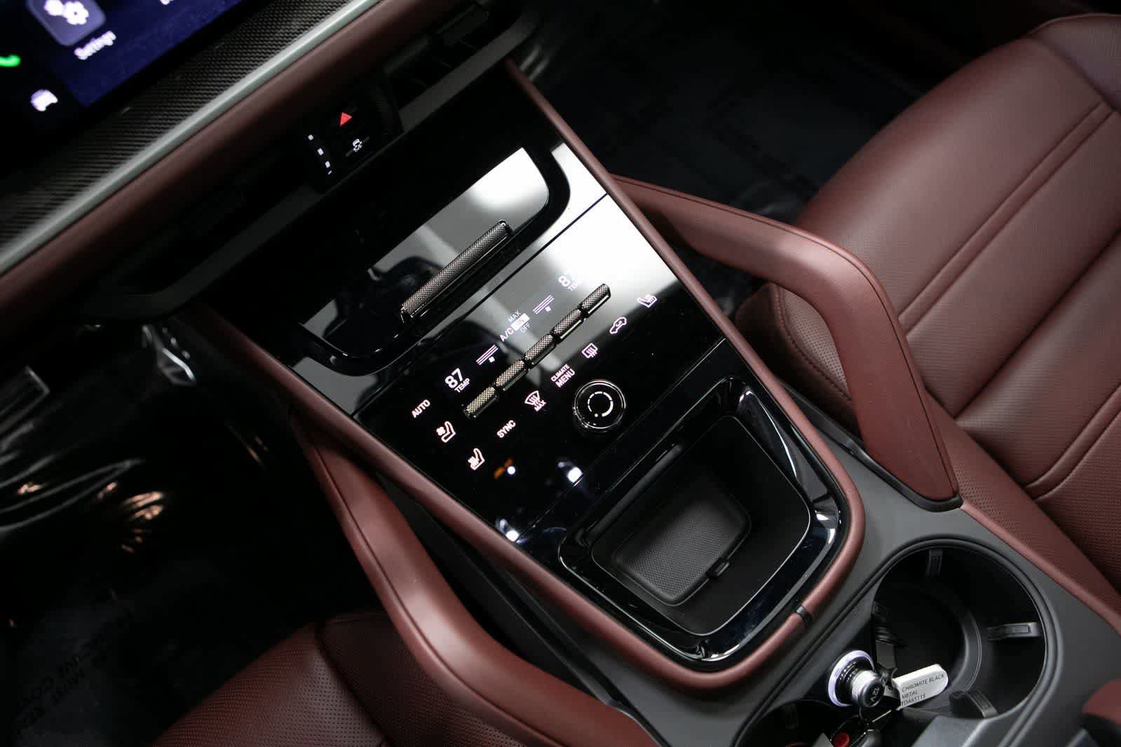 New 2026 Porsche Cayenne Turbo AWD/4WD image 21