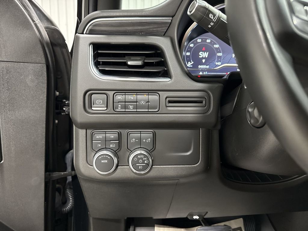 Used 2023 GMC Yukon SLT w/ SLT Luxury Package AWD/4WD image 18