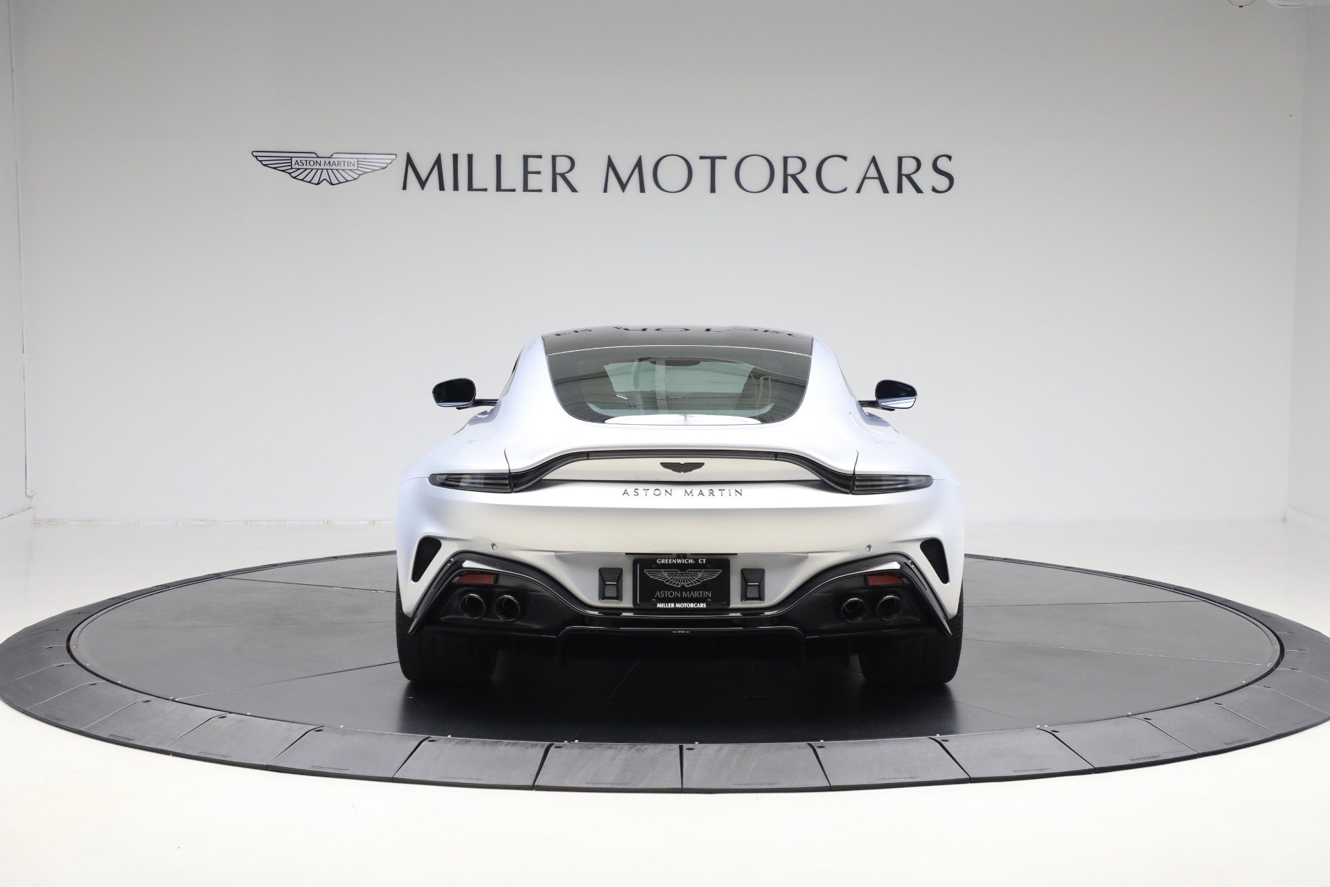 New 2026 Aston Martin V8 Vantage Coupe image 6