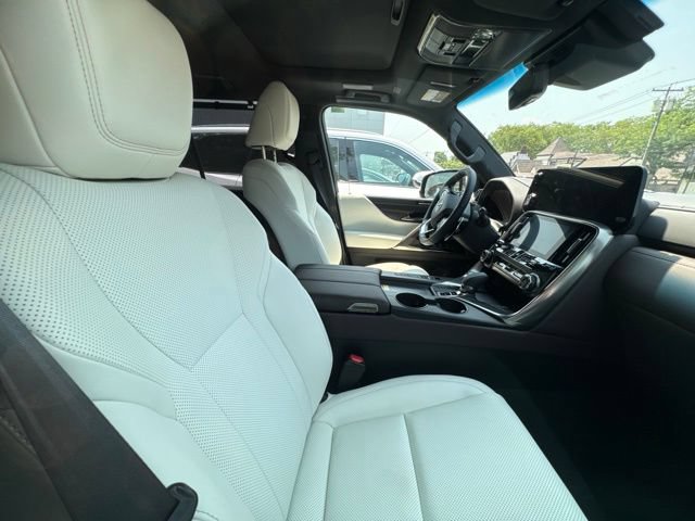 New 2026 Lexus LX 700h Luxury AWD/4WD image 7