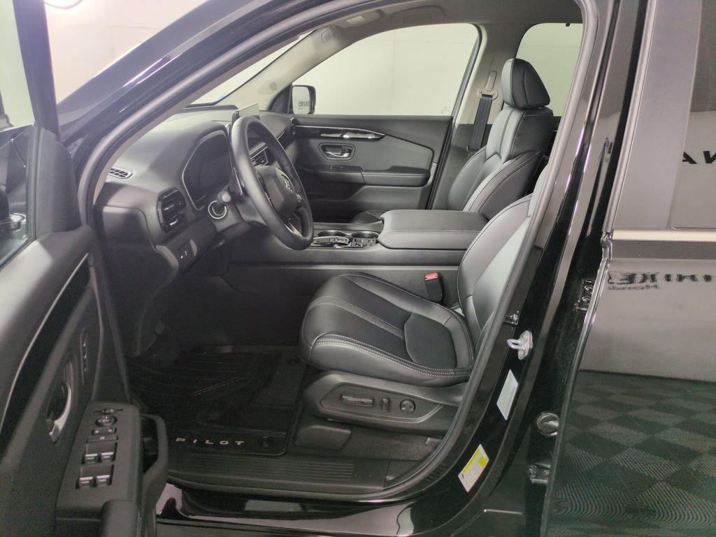Certified 2025 Honda Pilot EX-L image 13