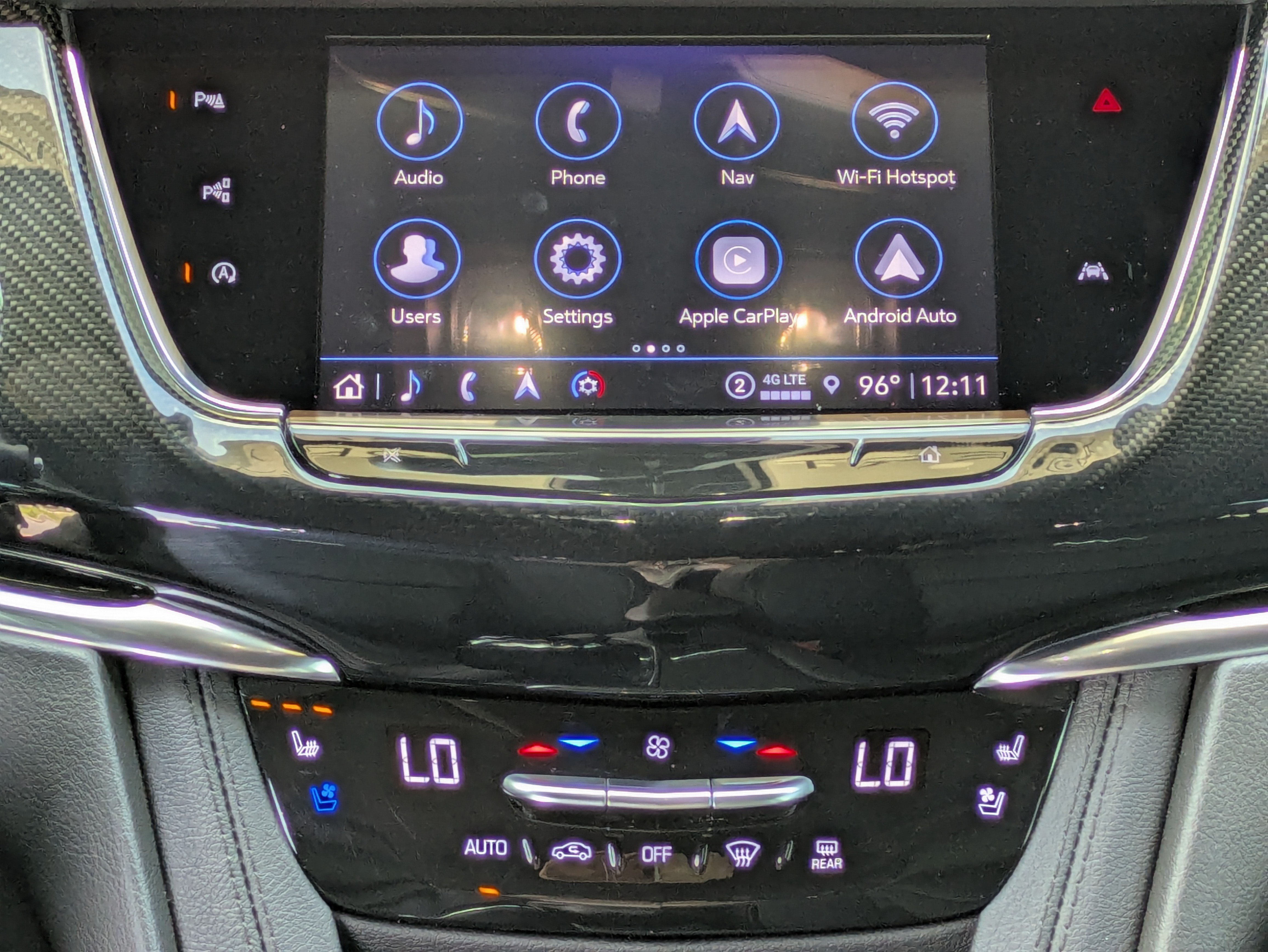 Used 2023 Cadillac XT6 Sport w/ Technology Package AWD/4WD image 17