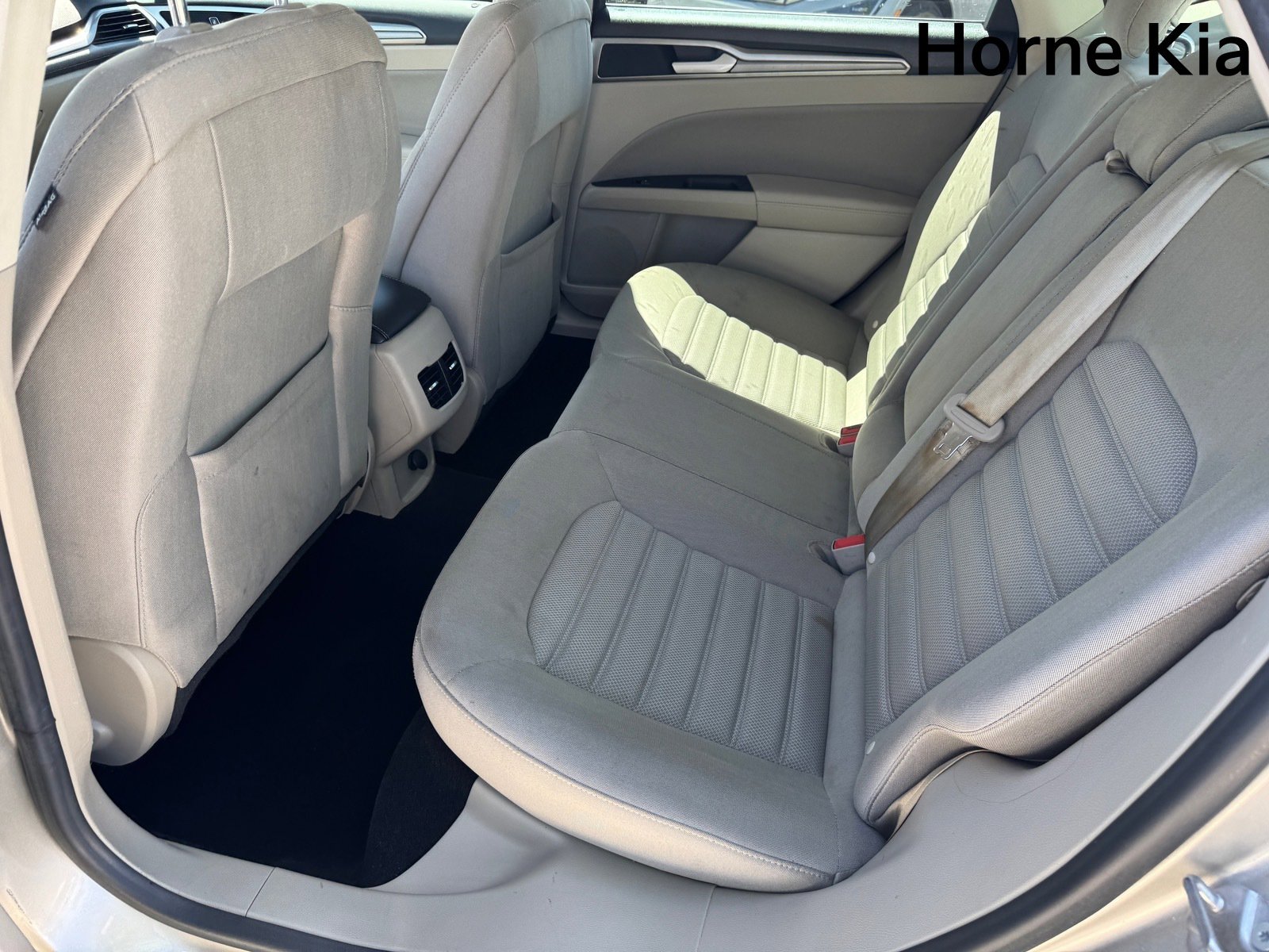 Used 2019 Ford Fusion SE image 12