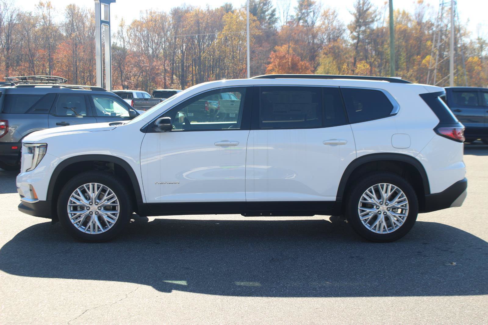 New 2025 GMC Acadia Elevation w/ Elevation Premium Package FWD image 4