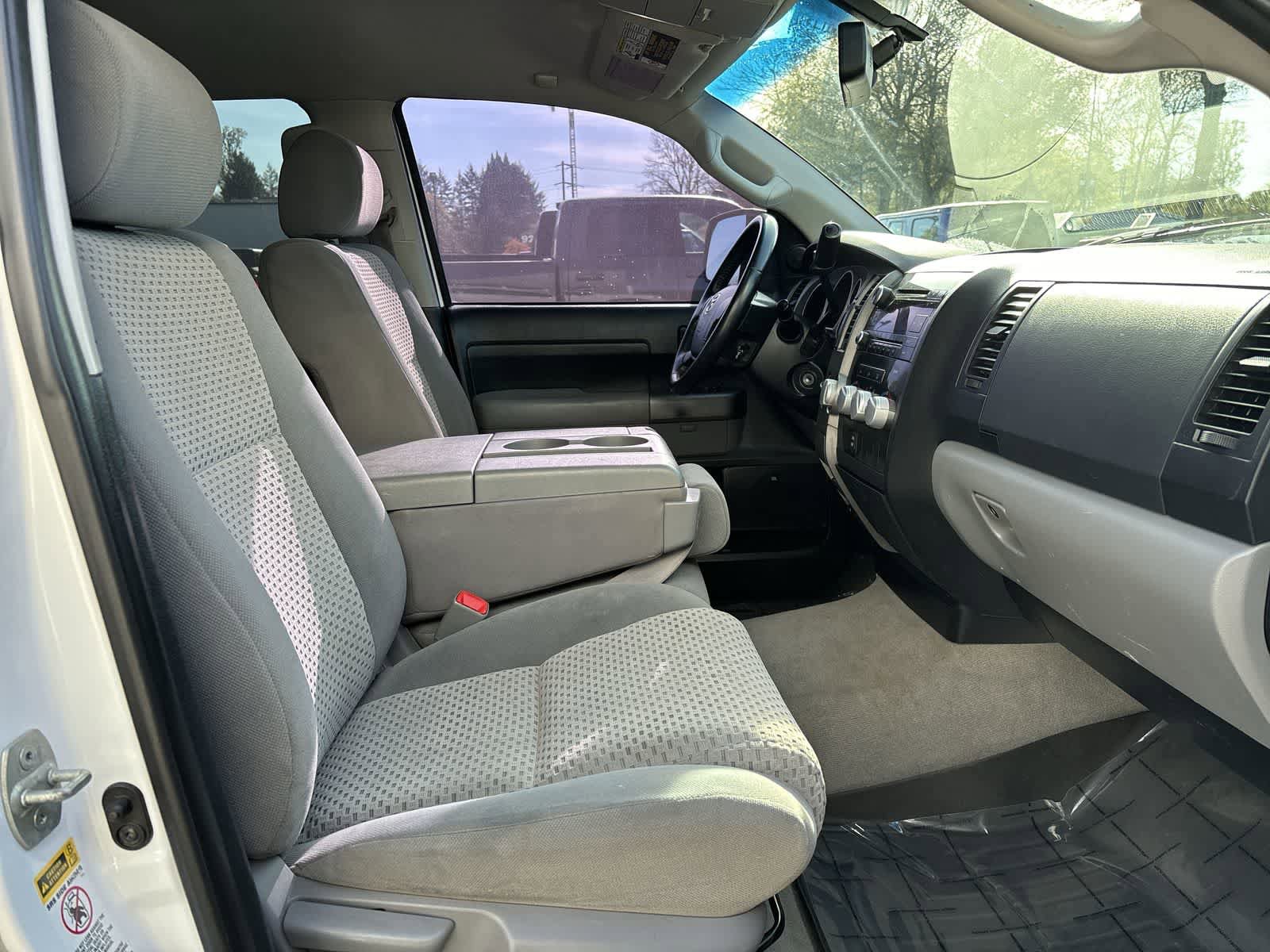 Used 2010 Toyota Tundra 4x4 CrewMax image 6