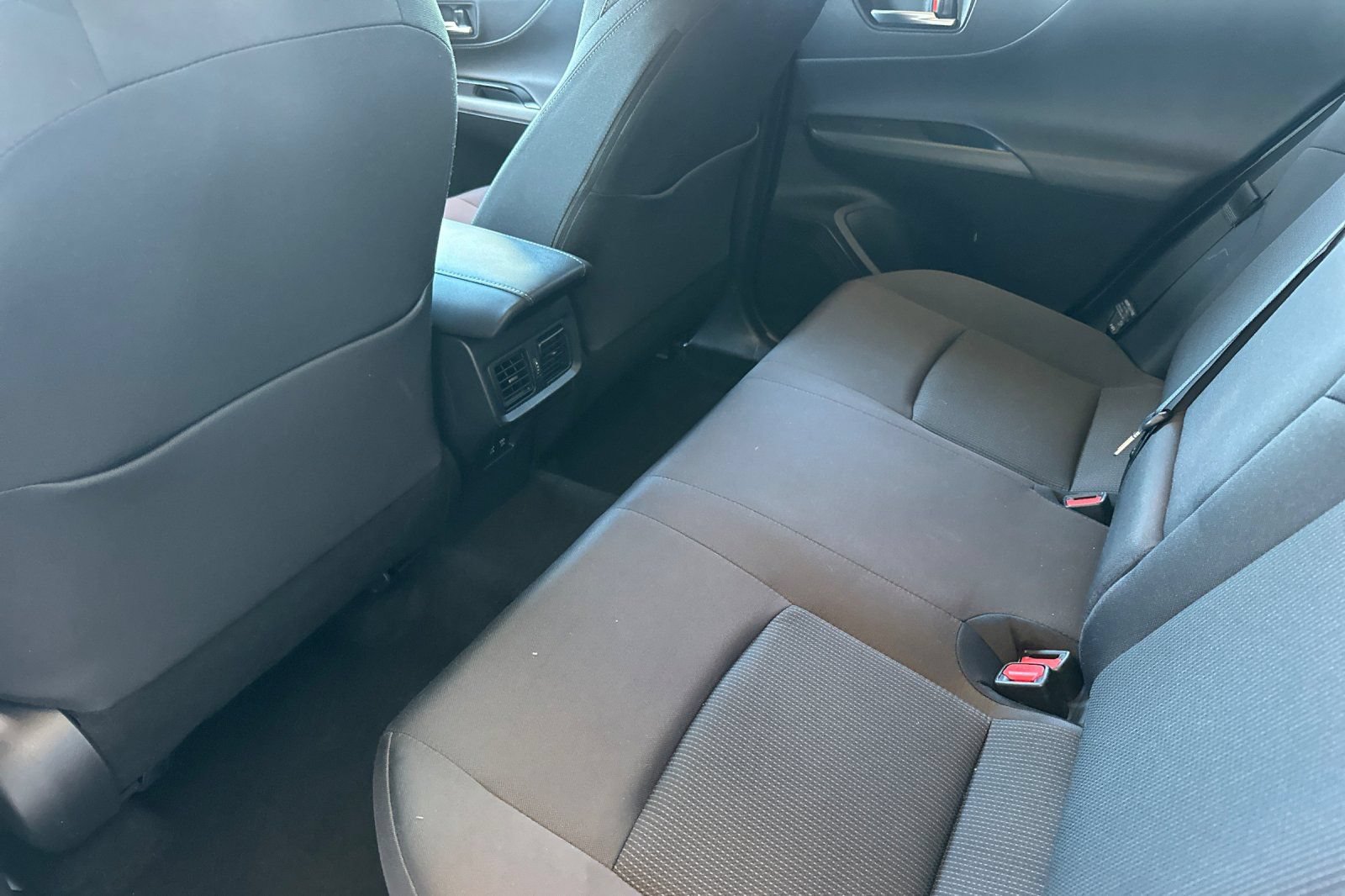 Certified 2021 Toyota Venza LE w/ Carpet Mat Package (TMS) AWD/4WD image 15