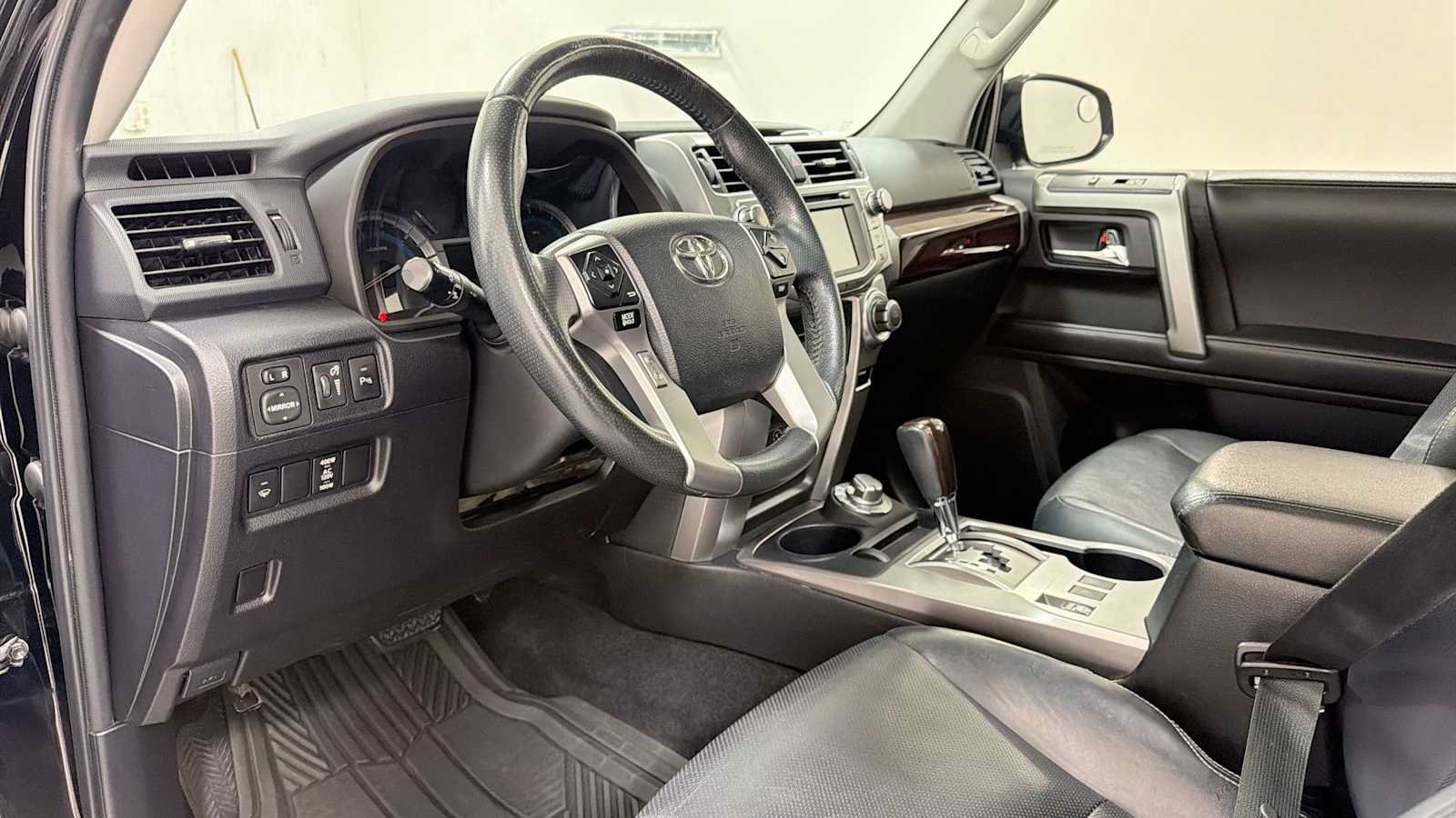 Used 2015 Toyota 4Runner Limited AWD/4WD image 12