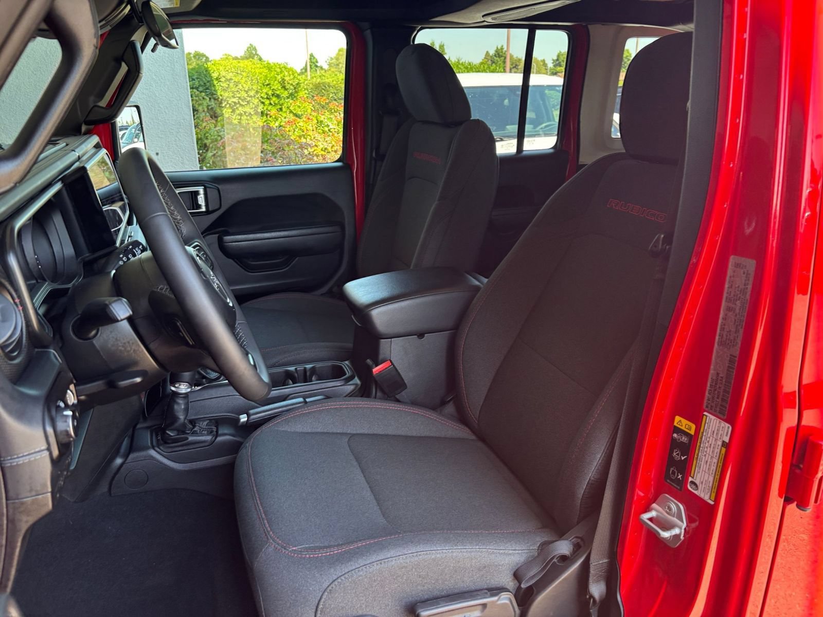 Used 2025 Jeep Wrangler Unlimited Rubicon AWD/4WD image 35