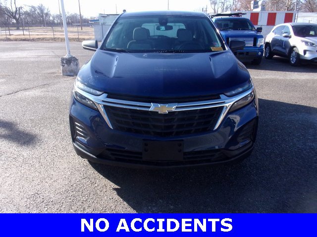 Used 2023 Chevrolet Equinox LS image 2