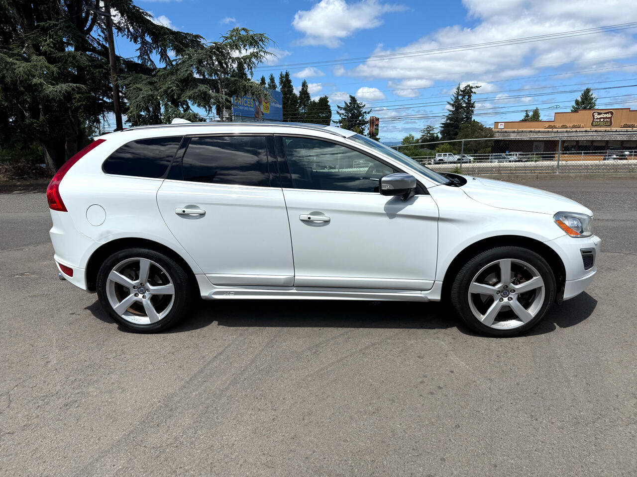 Used 2011 Volvo XC60 T6 R-Design w/ Convenience Pkg image 6
