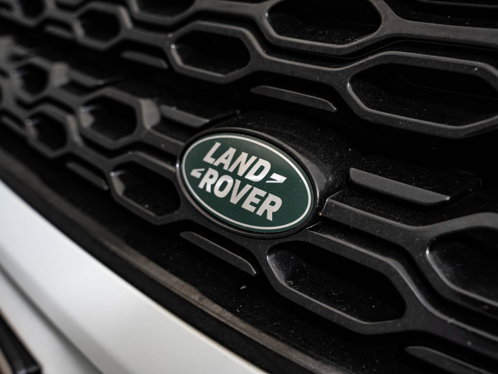Used 2023 Land Rover Discovery Sport SE R-Dynamic AWD/4WD image 3