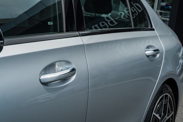 New 2026 Mercedes-Benz C 300 4MATIC Sedan image 16