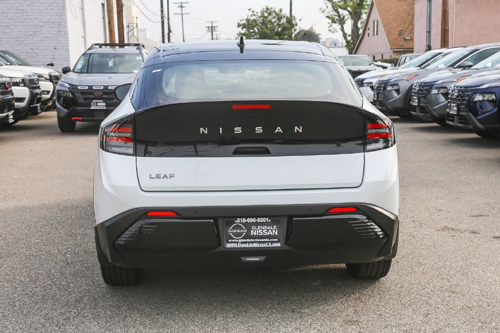 New 2026 Nissan Leaf SV+ w/ Illuminated Package FWD image 7
