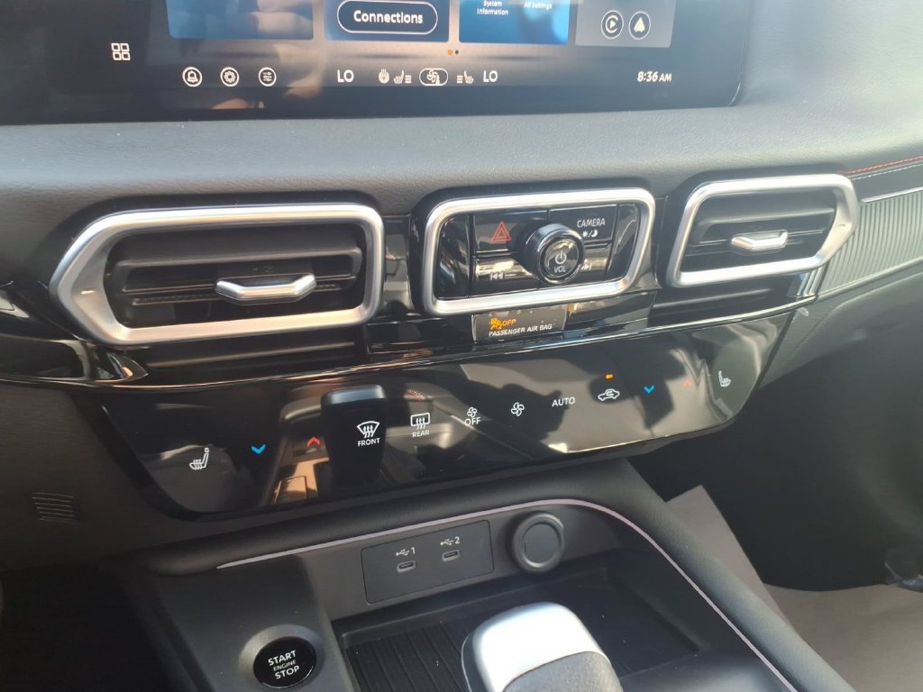 New 2026 Nissan Sentra SR w/ SR Premium Package FWD image 16