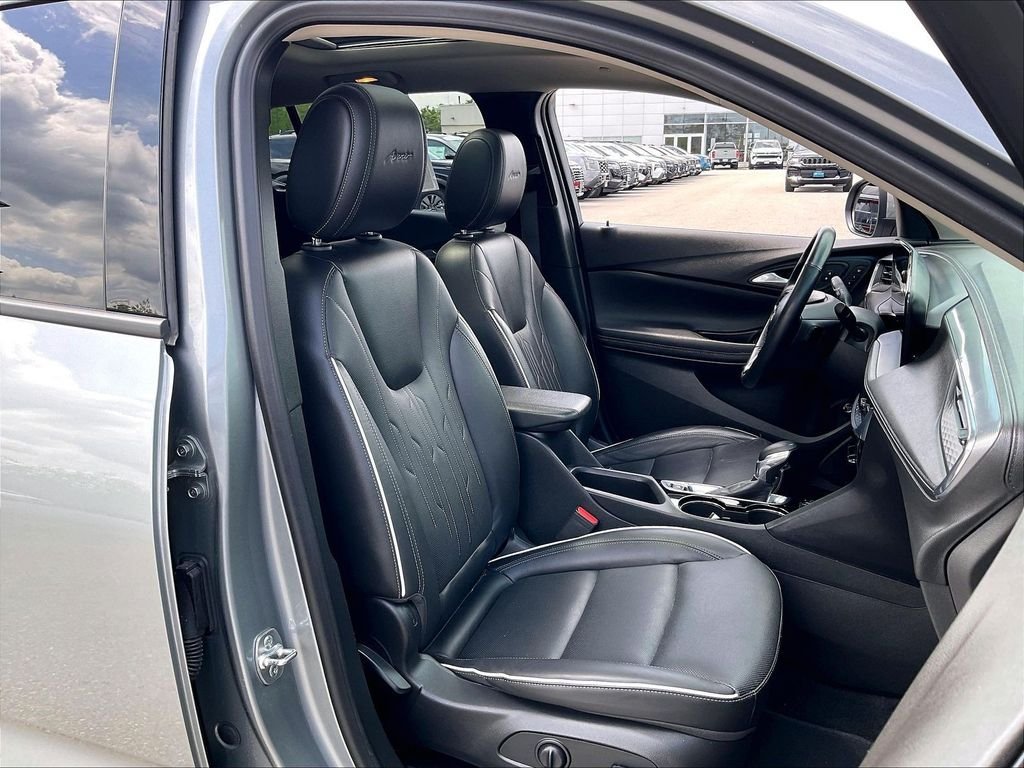 Used 2024 Buick Encore GX Avenir w/ Avenir Technology Package AWD/4WD image 10