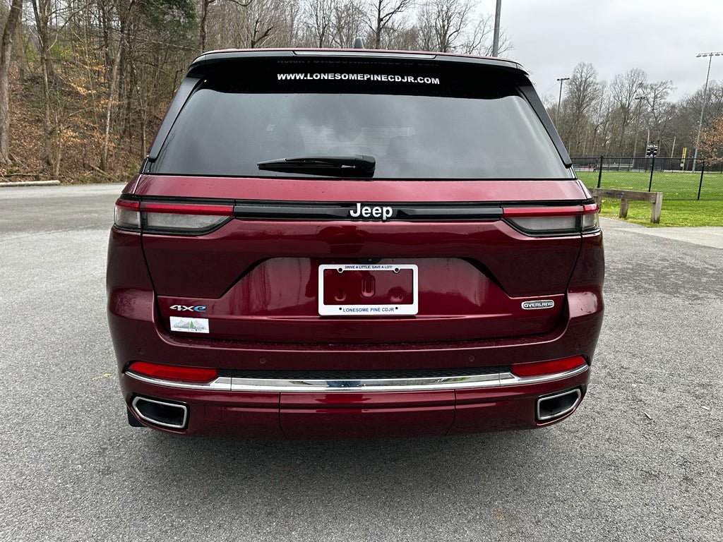 Used 2024 Jeep Grand Cherokee Overland AWD/4WD image 5