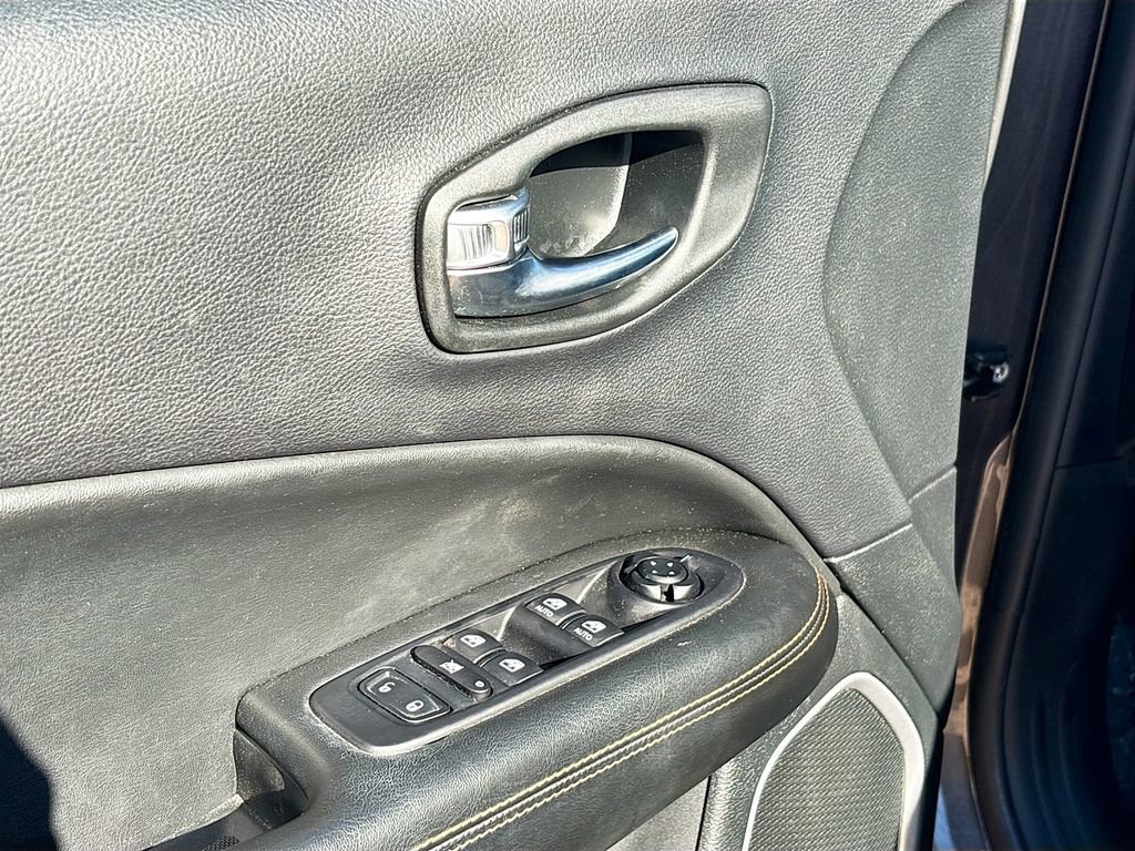 Used 2020 Jeep Compass Limited image 18