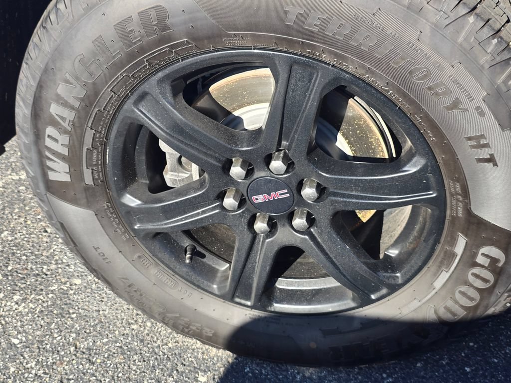 Used 2021 GMC Acadia AT4 w/ Technology Package AWD/4WD image 9