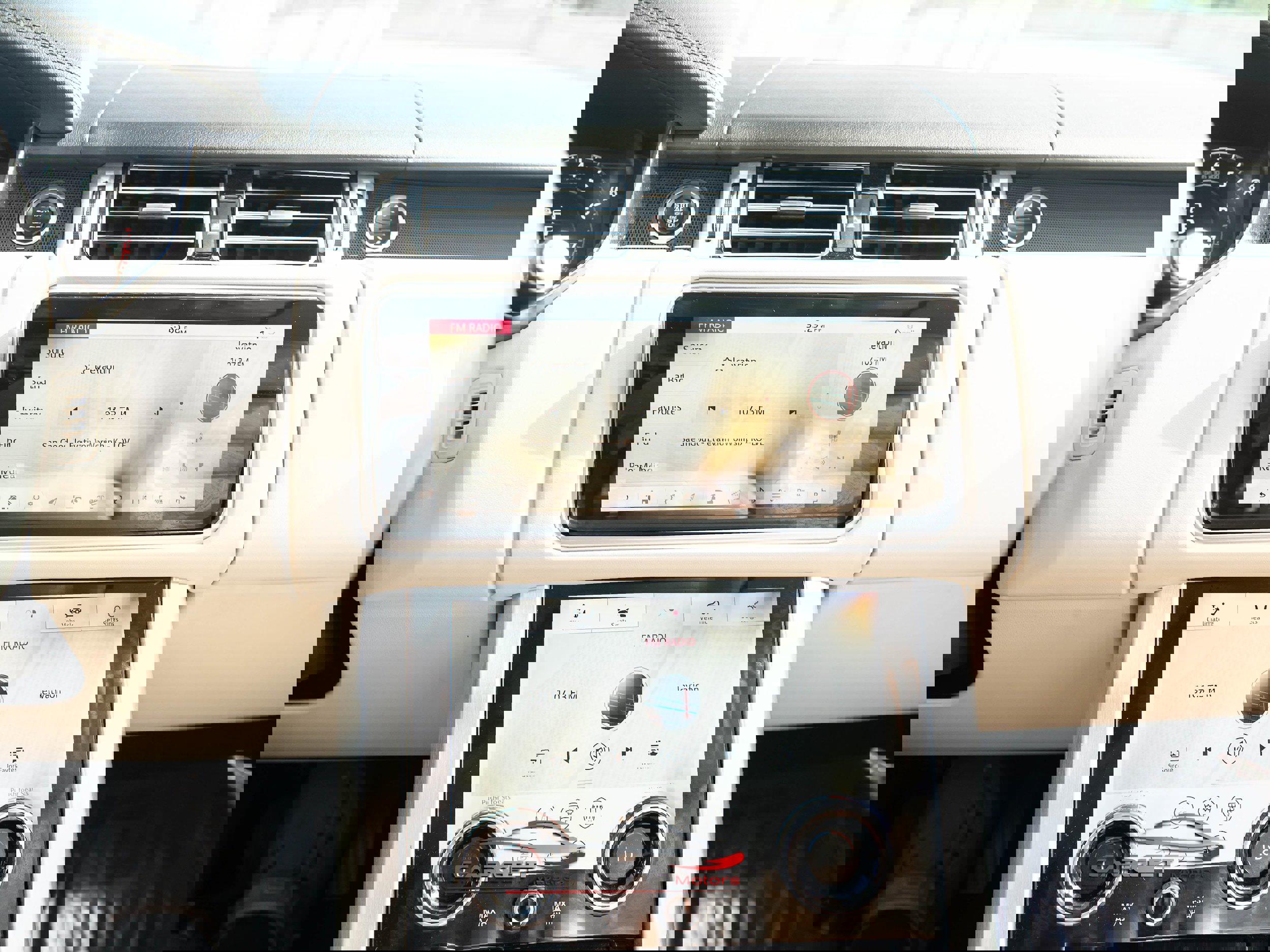 Used 2019 Land Rover Range Rover Long Wheelbase Supercharged image 33