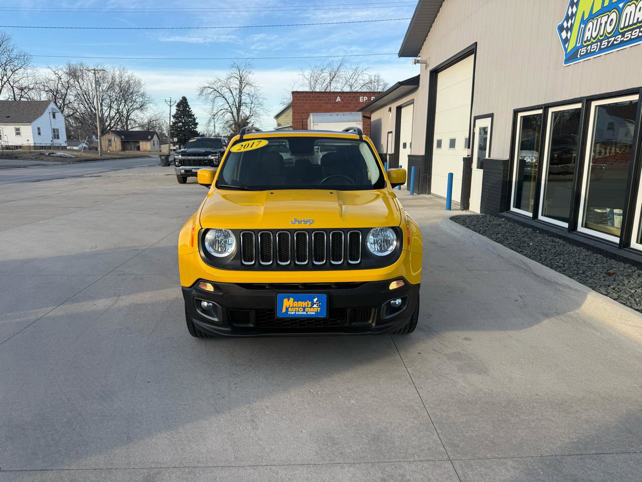 Used 2017 Jeep Renegade Latitude image 2