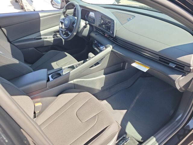 New 2026 Hyundai Elantra SEL Sport Premium image 17