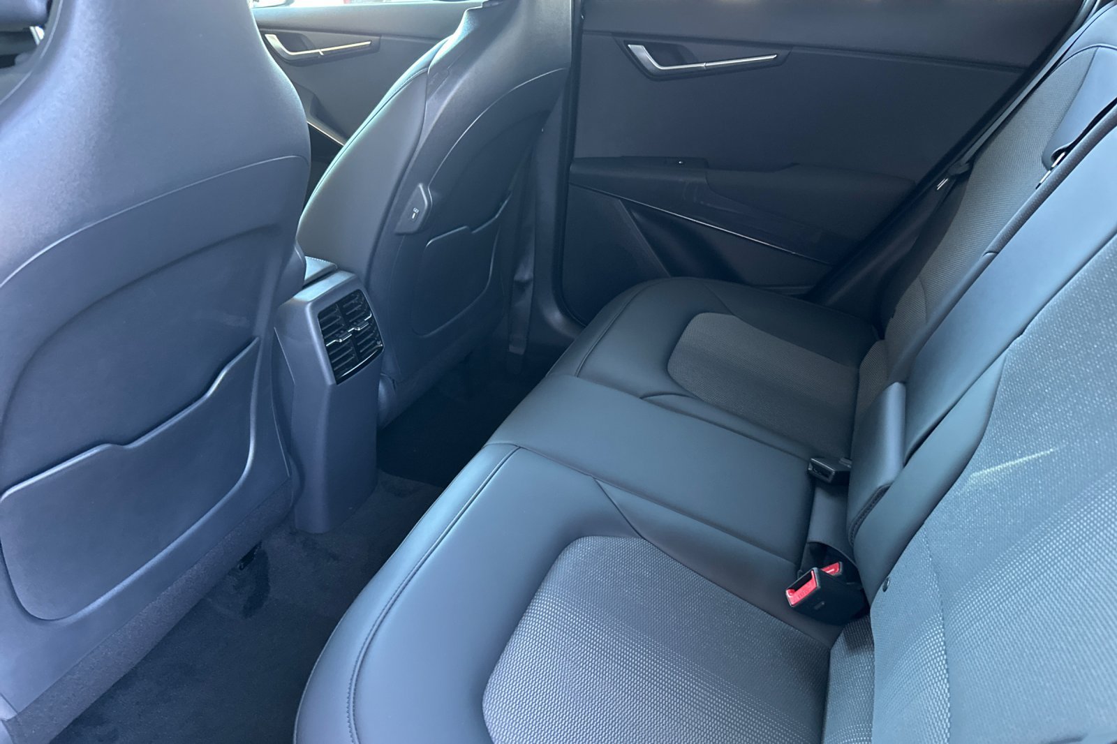 New 2026 Kia Niro EX FWD image 12