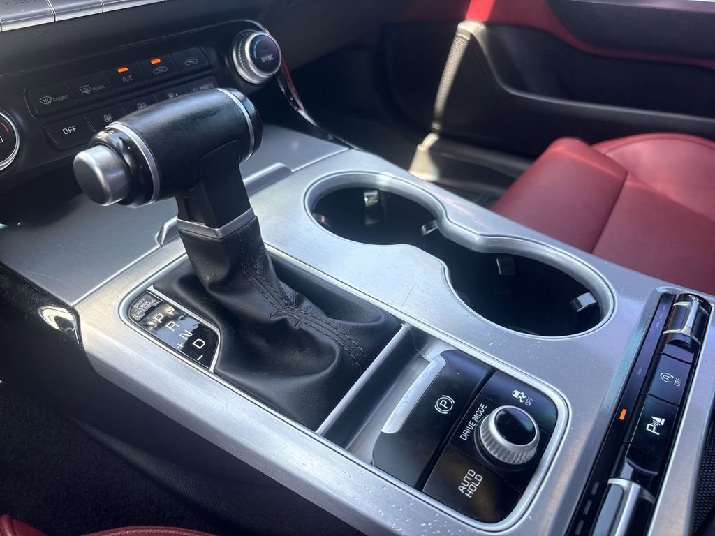 Used 2018 Kia Stinger GT1 RWD image 16