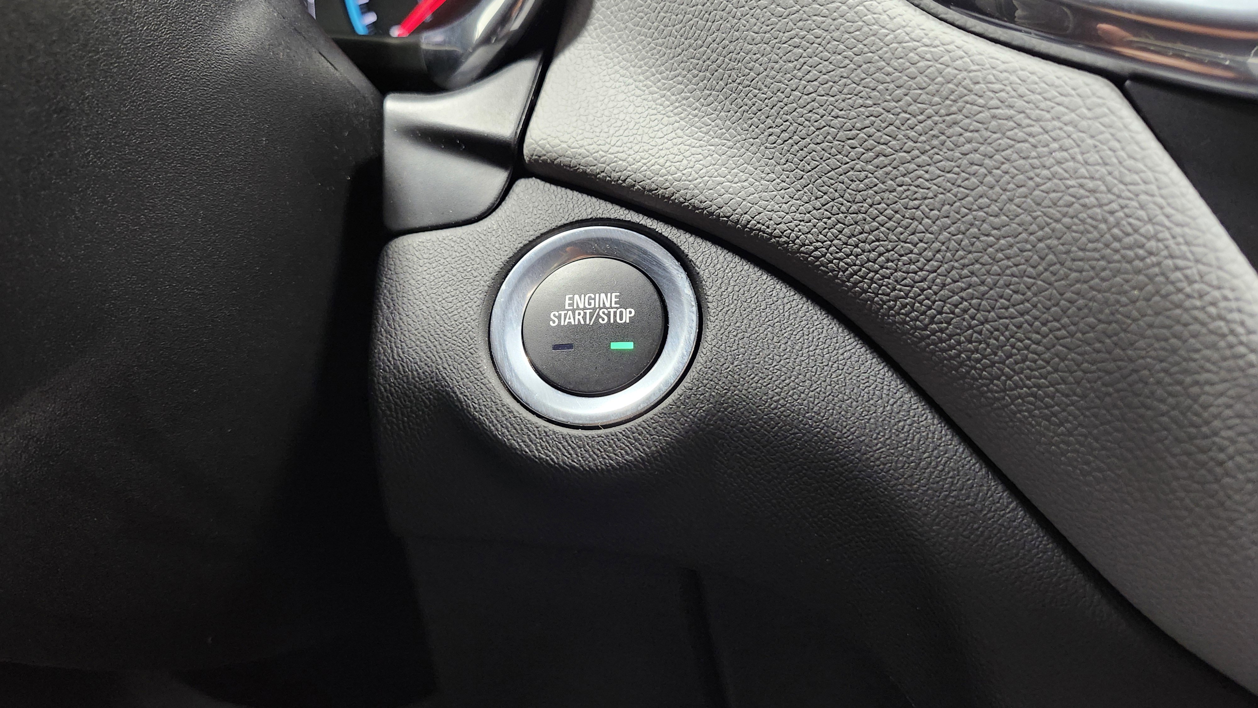 Used 2019 Chevrolet Equinox LS w/ LS Convenience Package image 6